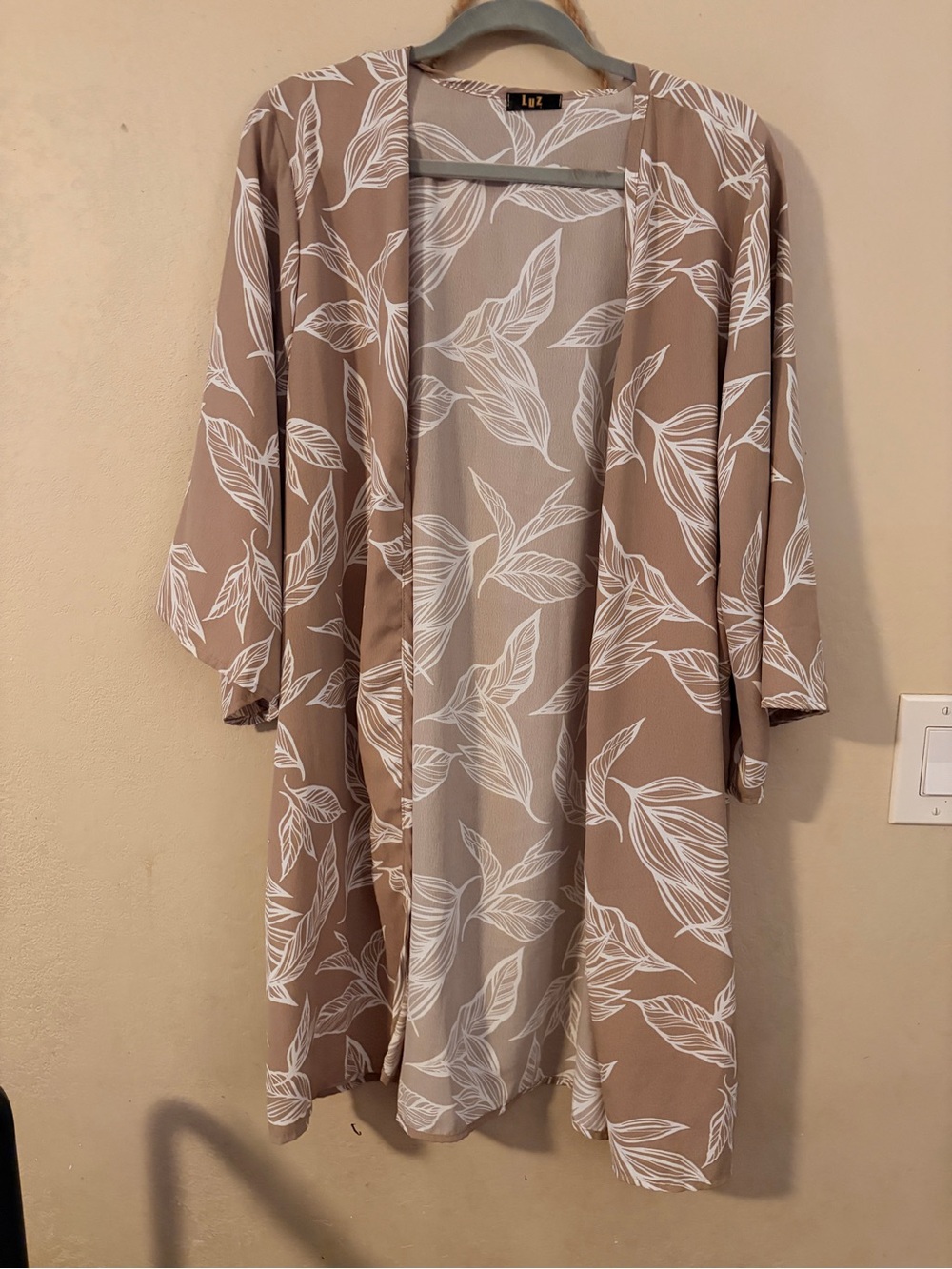 Women’s Taupe Leaf Print Kimono Robe